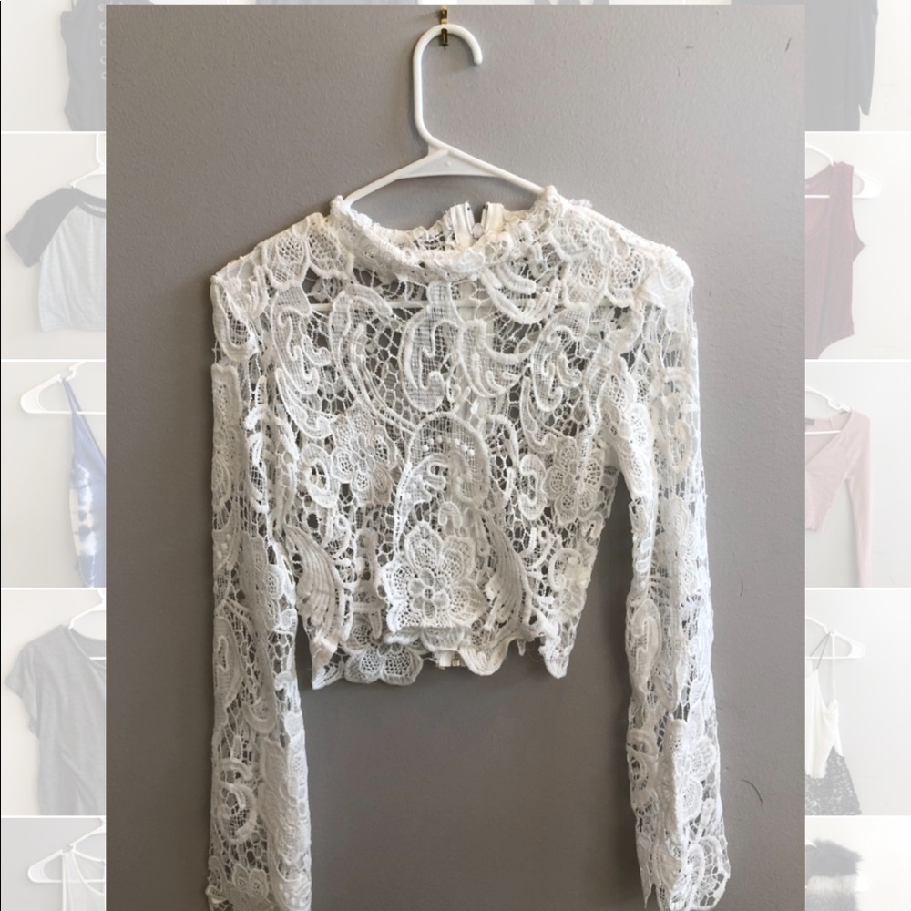 Size small long sleeve lace shirt cropped